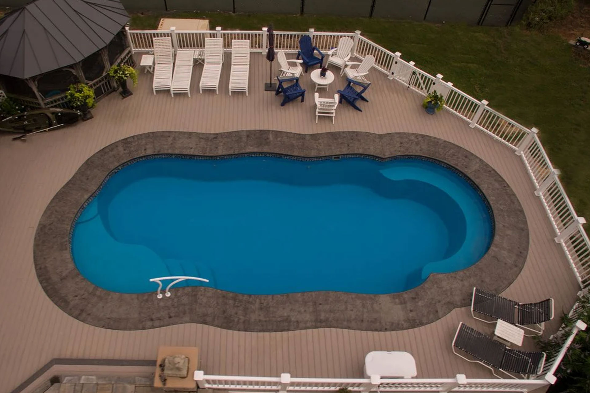 top rated fiberglass pool installation company Flint Michigan