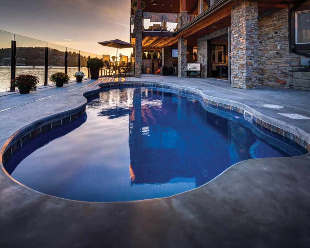 Aruba freeform pool contractors near Byron MI